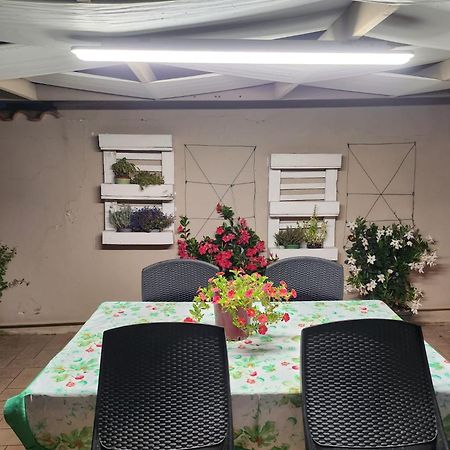 Emotions Bed & Breakfast Фиумичино Екстериор снимка